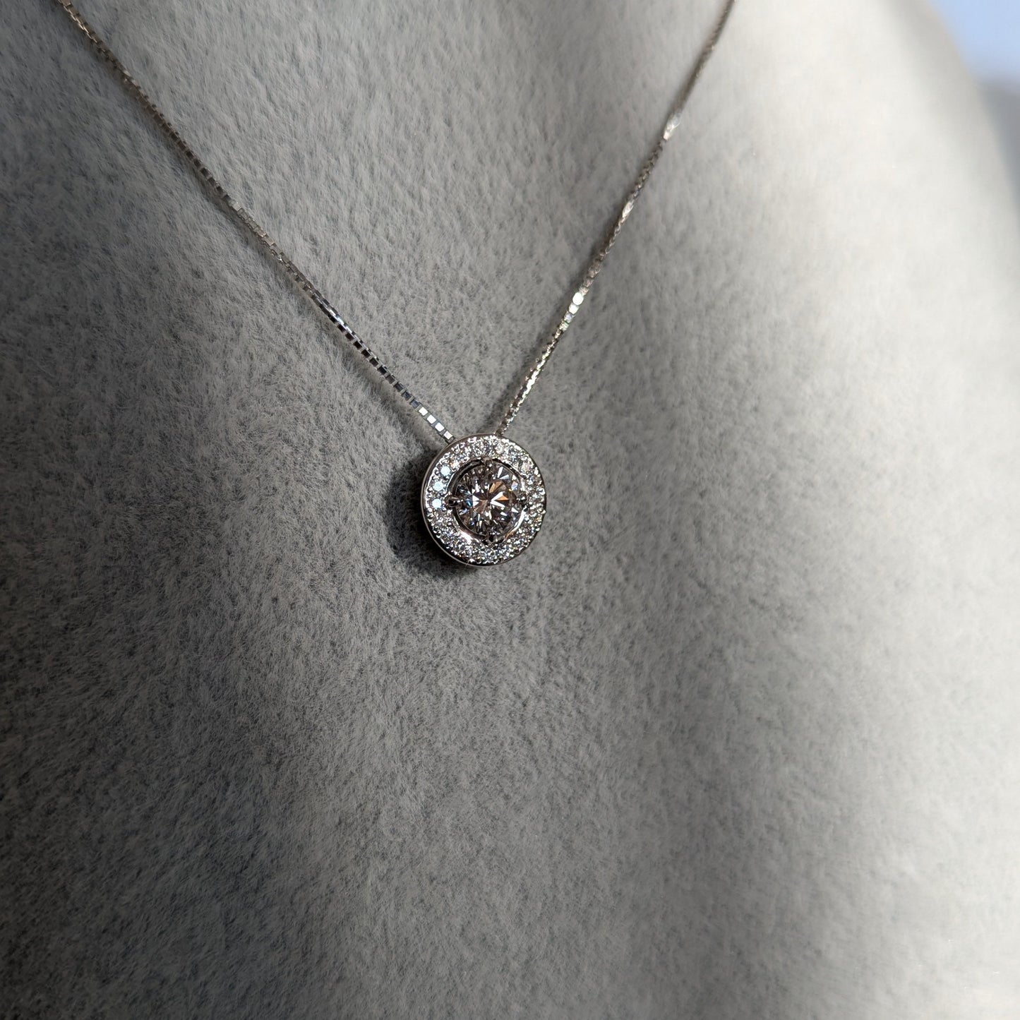 12. サークル PTダイヤモンド取り巻きネックレス 0.528ct + 0.12ct
