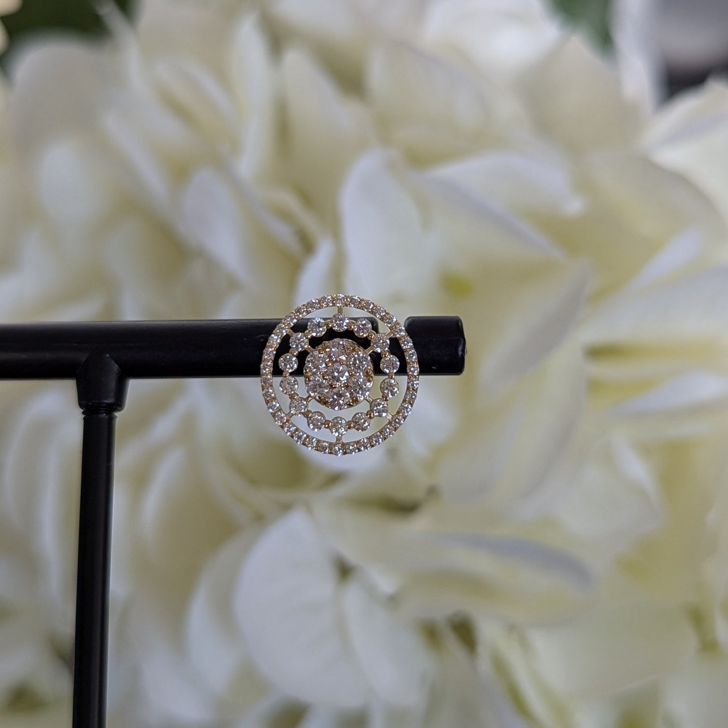 16. レーシー 1.00ct YG ピアス