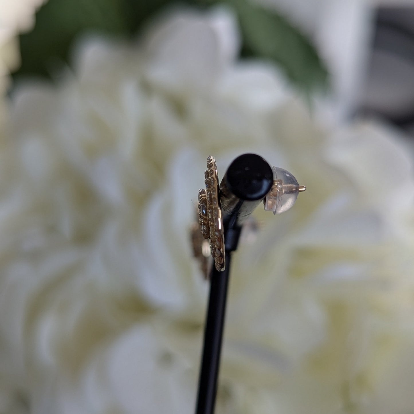 16. レーシー 1.00ct YG ピアス