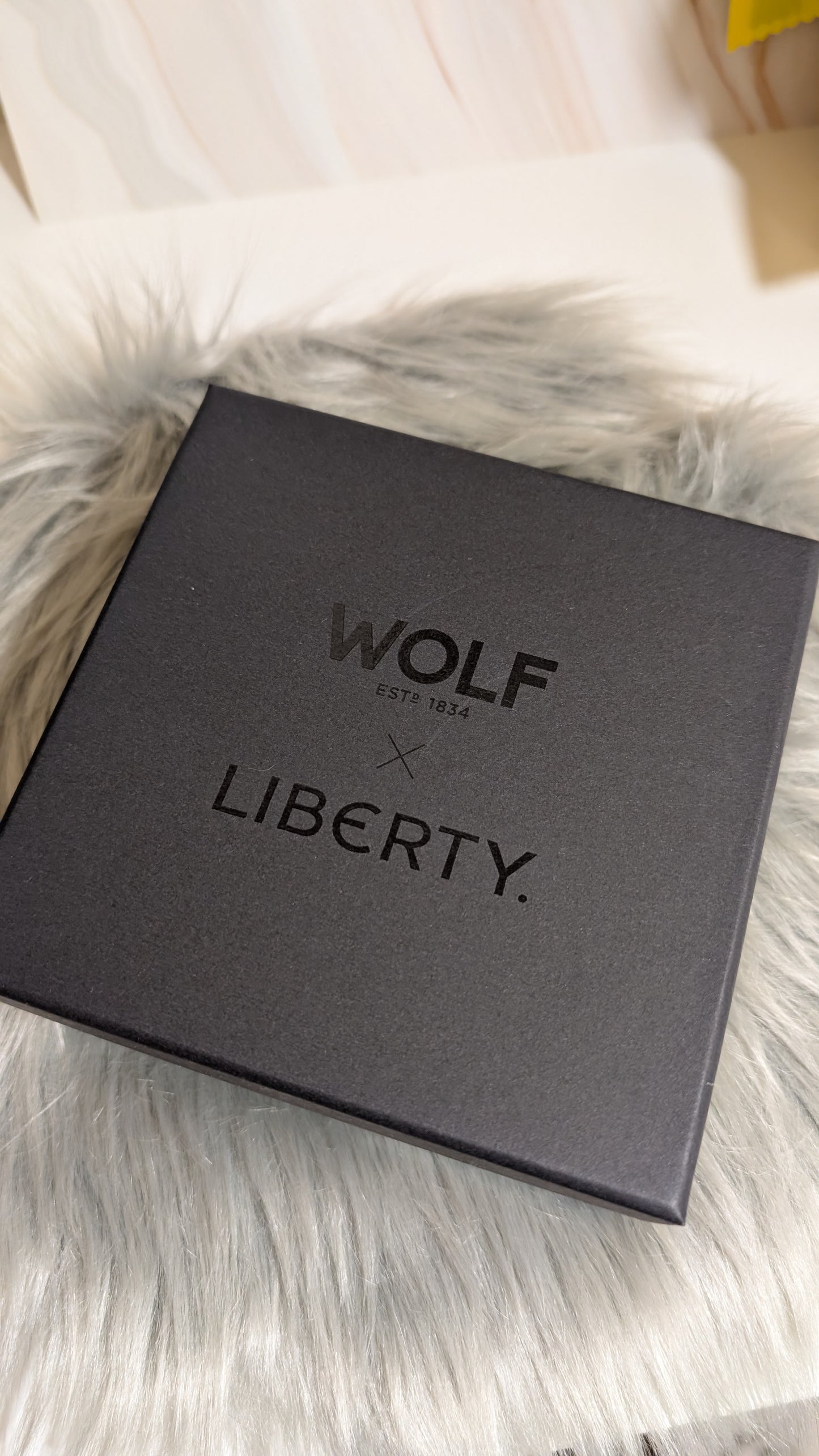 「WOLF × LIBERTY」スモール トラベル ジュエリー ジップケース