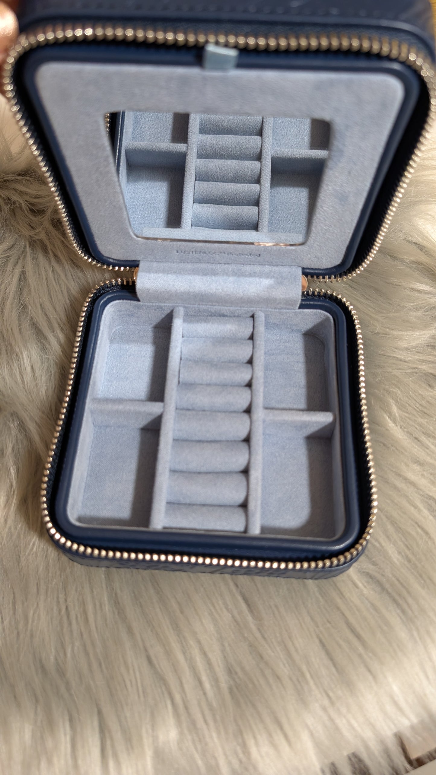 「WOLF × LIBERTY」スモール トラベル ジュエリー ジップケース