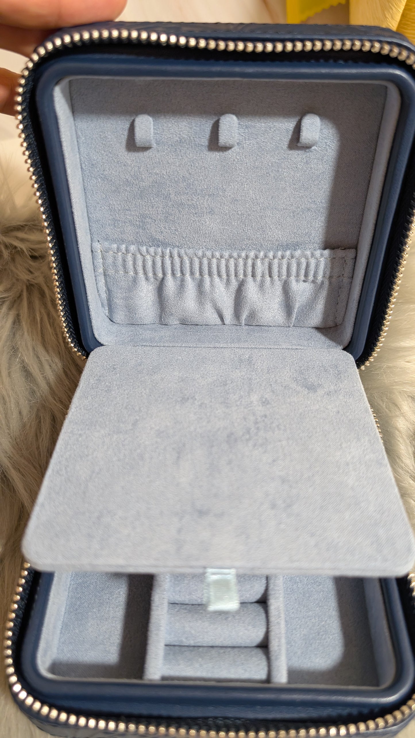 「WOLF × LIBERTY」スモール トラベル ジュエリー ジップケース