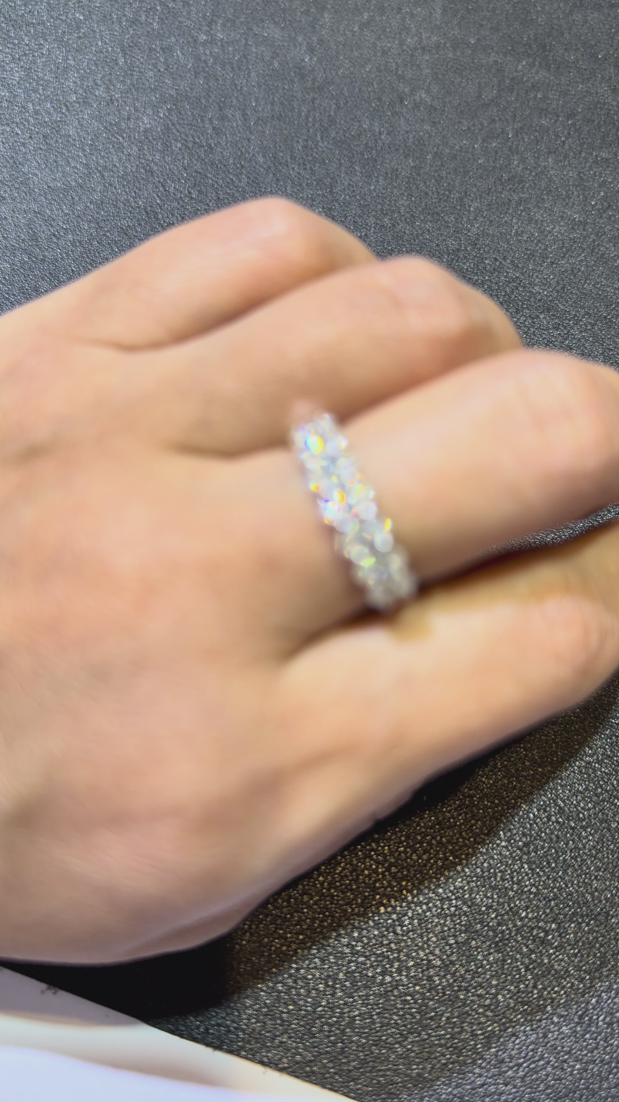 1.66ct オーバル ハーフエタニティリング】 – KAORI WONG